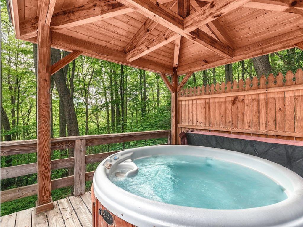 Вилла Smoky Mountain Treehouse Мегги-Вэлли Экстерьер фото